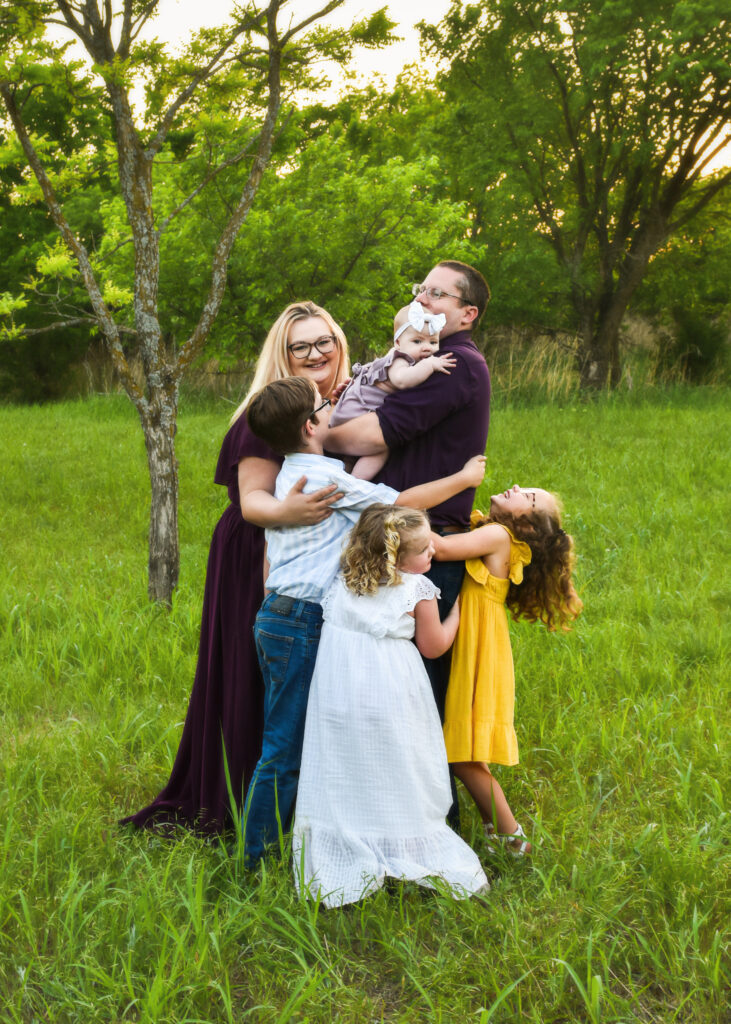 family-session-family-of-6-group-hug