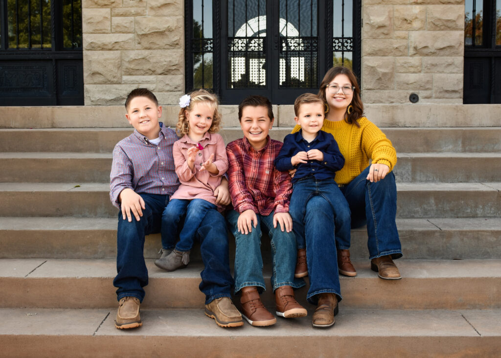 family-session-grandkids
