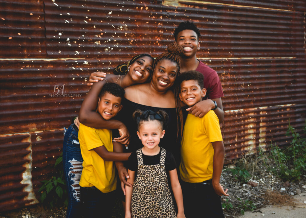 family-session-family-of-6-group-hug-downtown-ponca-city