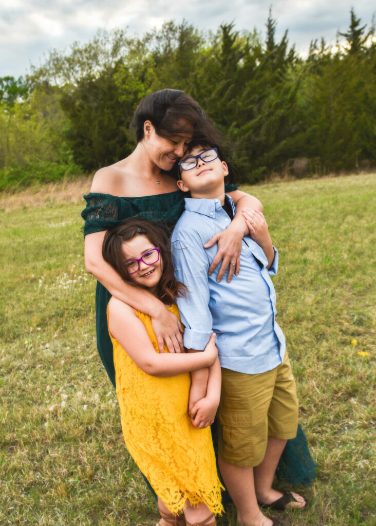 family-session-mother-and-kids-lake-ponca